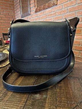 Marc Jacobs Black Leather Flap Crossbody Saddle Bag🤩❤️